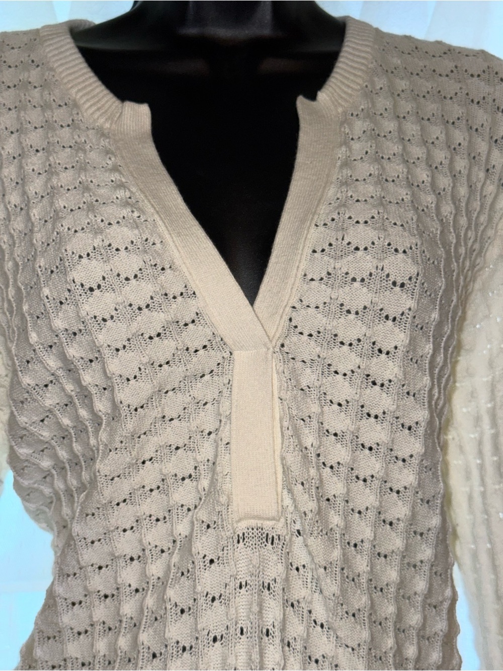 CK Cream Knit V-Neck long Sweater - Picture 2 of 9